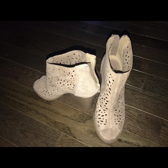 Booties - Picture 4 of 4